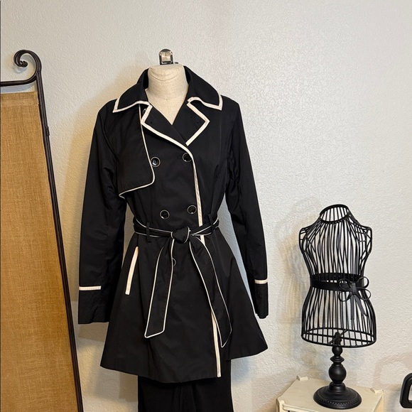 Betsey Johnson Black Trench Coat with cream trim. - Picture 4 of 16